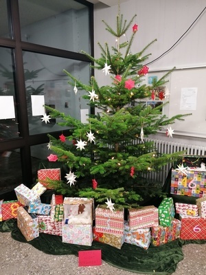 Weihnachtsbaum im Foyer